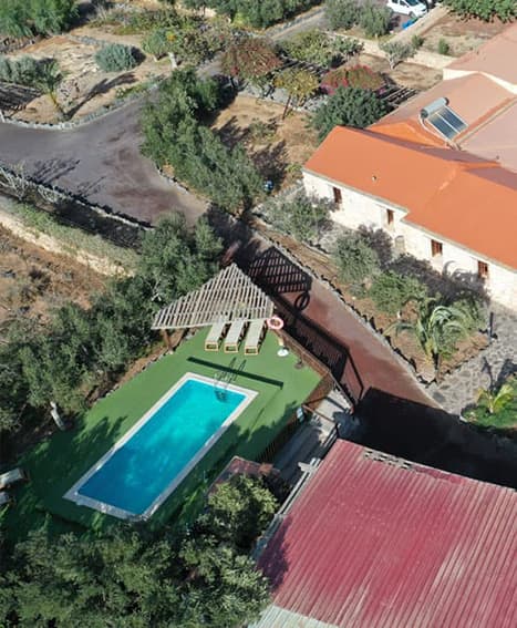 agroturismo-fuerteventura-foto-aerea-piscina-la-gayria